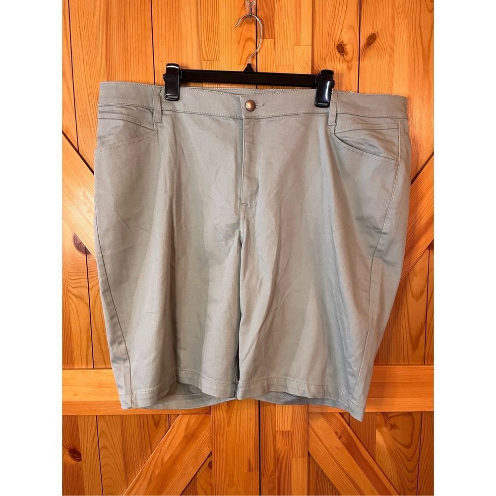 Lane Bryant, Bermuda shorts, size 26 ￼Nwt (1769)
